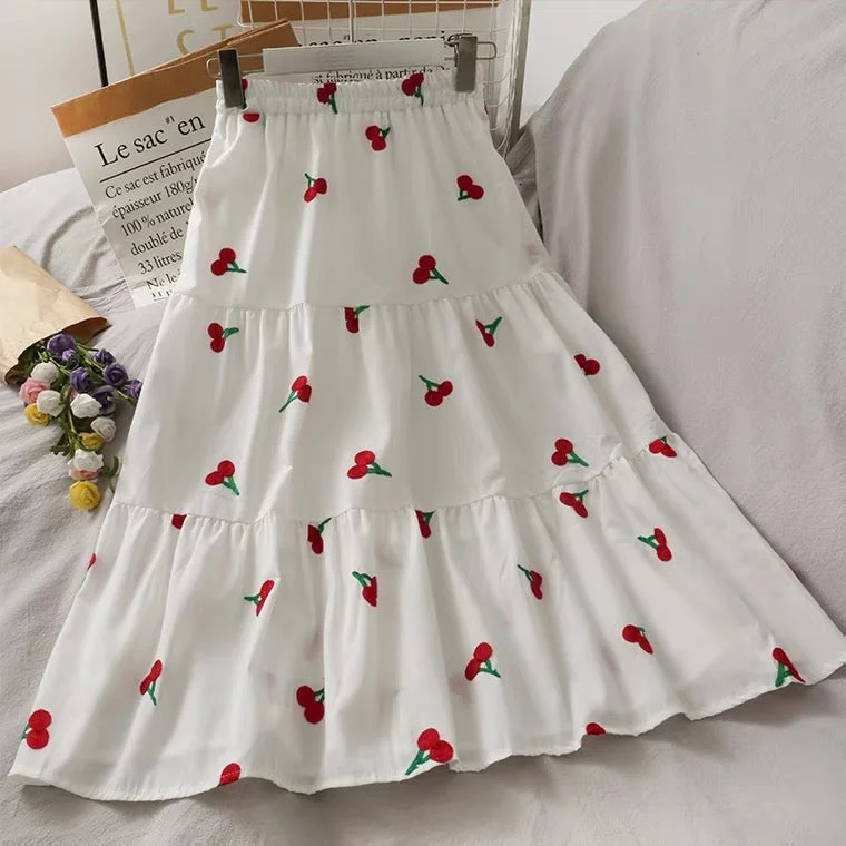 Sweet wind, strawberry embroidery stitching in the long skirt, elastic waist A line big skirt  3618 silk skirt sleek